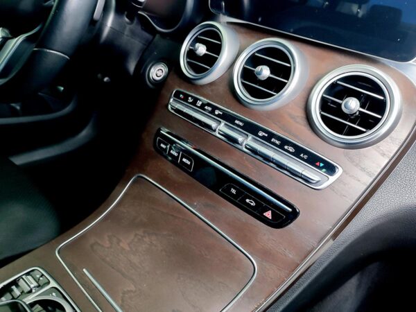 MERCEDES BENZ C 200 - Image 18
