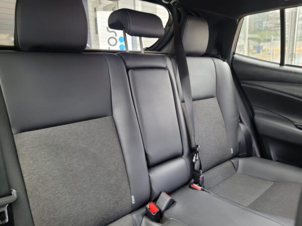 TOYOTA YARIS XS - Image 13