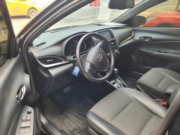 TOYOTA YARIS XS - Image 23