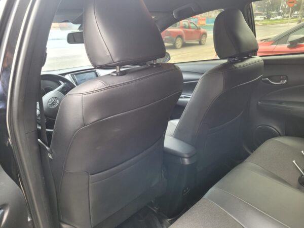 TOYOTA YARIS XS - Image 25