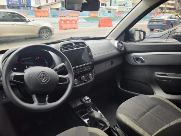 RENAULT KWID OUTSIDER - Image 18