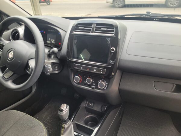 RENAULT KWID OUTSIDER - Image 19