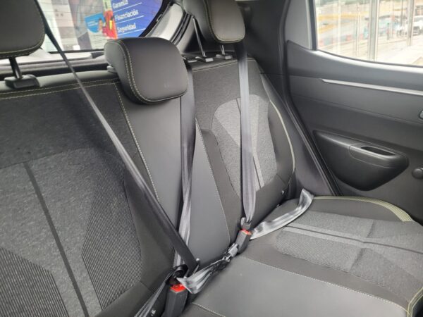 RENAULT KWID OUTSIDER - Image 21