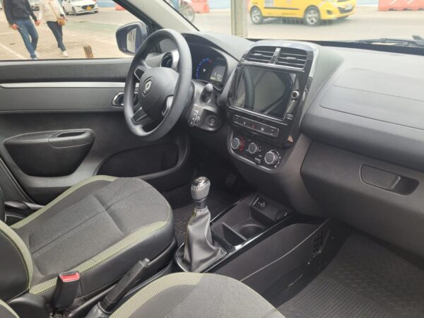 RENAULT KWID OUTSIDER - Image 22
