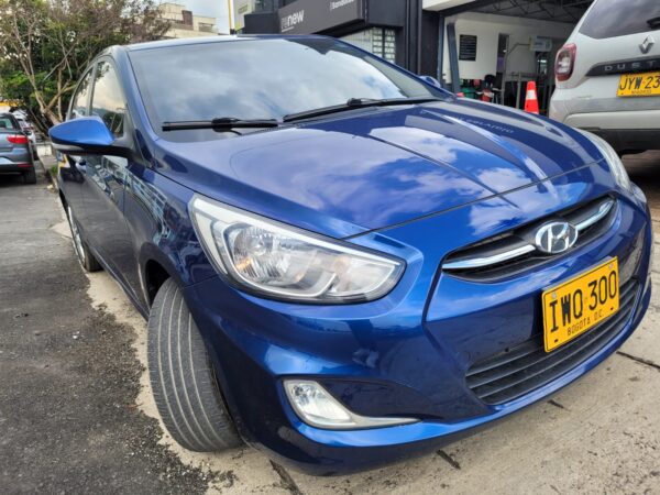 HYUNDAI ACCENT MT SEDAN - Image 3