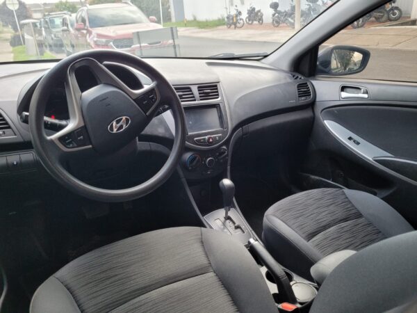 HYUNDAI ACCENT MT SEDAN - Image 8