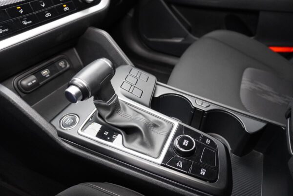 KIA SPORTAGE VIVRANT AT - Image 13