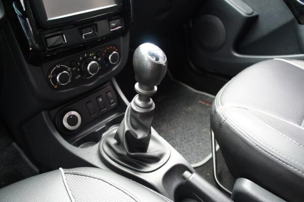 RENAULT DUSTER OROCH 4X4 - Image 11
