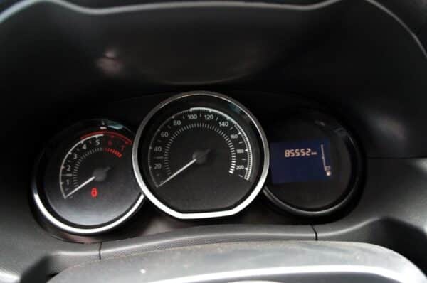 RENAULT DUSTER OROCH 4X4 - Image 13