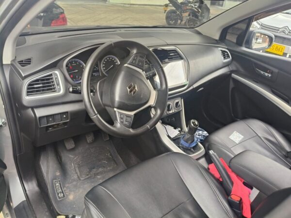 SUZUKI S-CROSS MT - Image 6