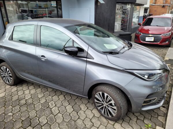 RENAULT ZOE E-TECH 100% ELECTRICO - Image 8