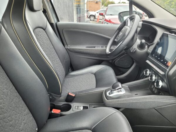RENAULT ZOE E-TECH 100% ELECTRICO - Image 14