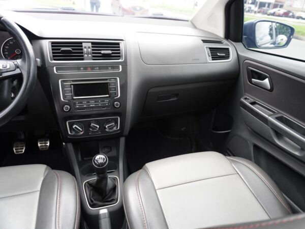 VW CROSSFOX MT - Image 14