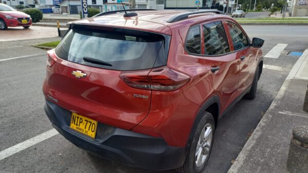 CHEVROLET - TRACKER LS - Image 4
