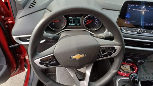 CHEVROLET - TRACKER LS - Image 5
