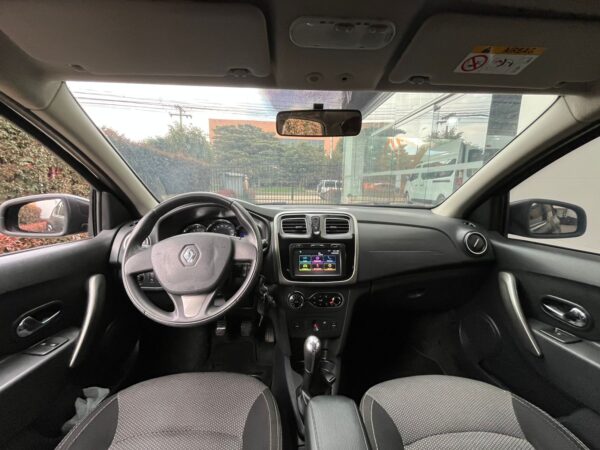 RENAULT - LOGAN PRIVILEGE - Image 8