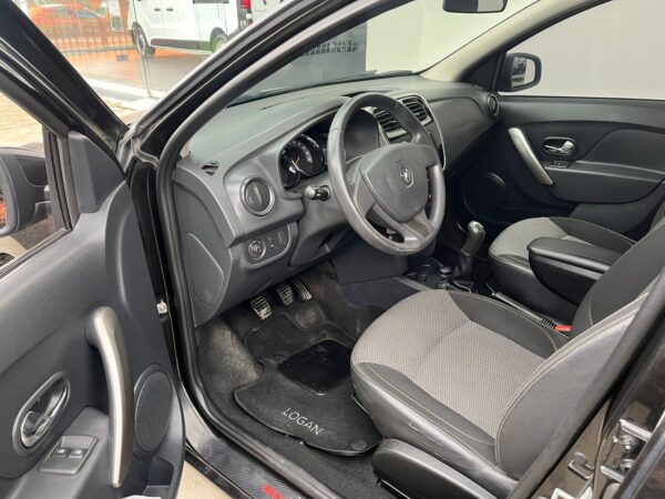RENAULT - LOGAN PRIVILEGE - Image 7