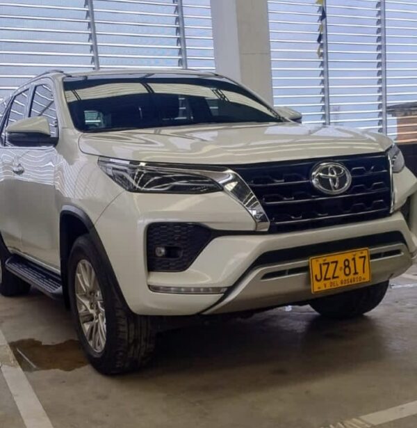 TOYOTA FORTUNER STREET 2.7 - Image 4