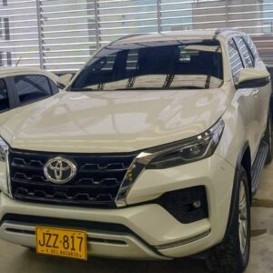 TOYOTA FORTUNER STREET 2.7