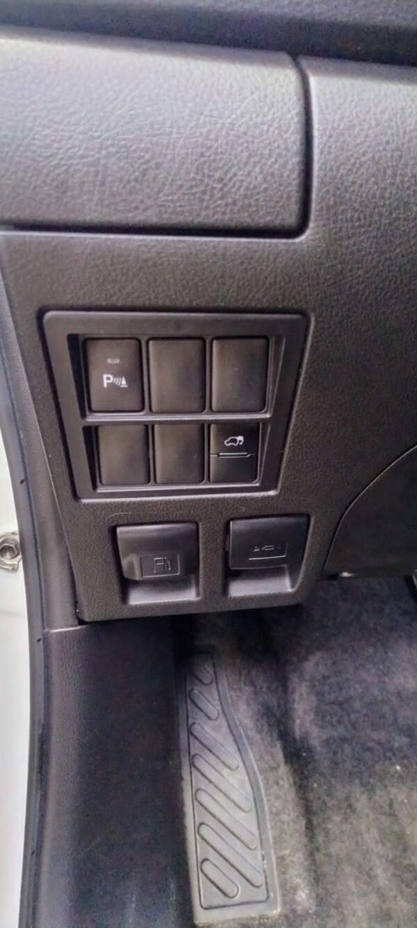 TOYOTA FORTUNER STREET 2.7 - Image 10