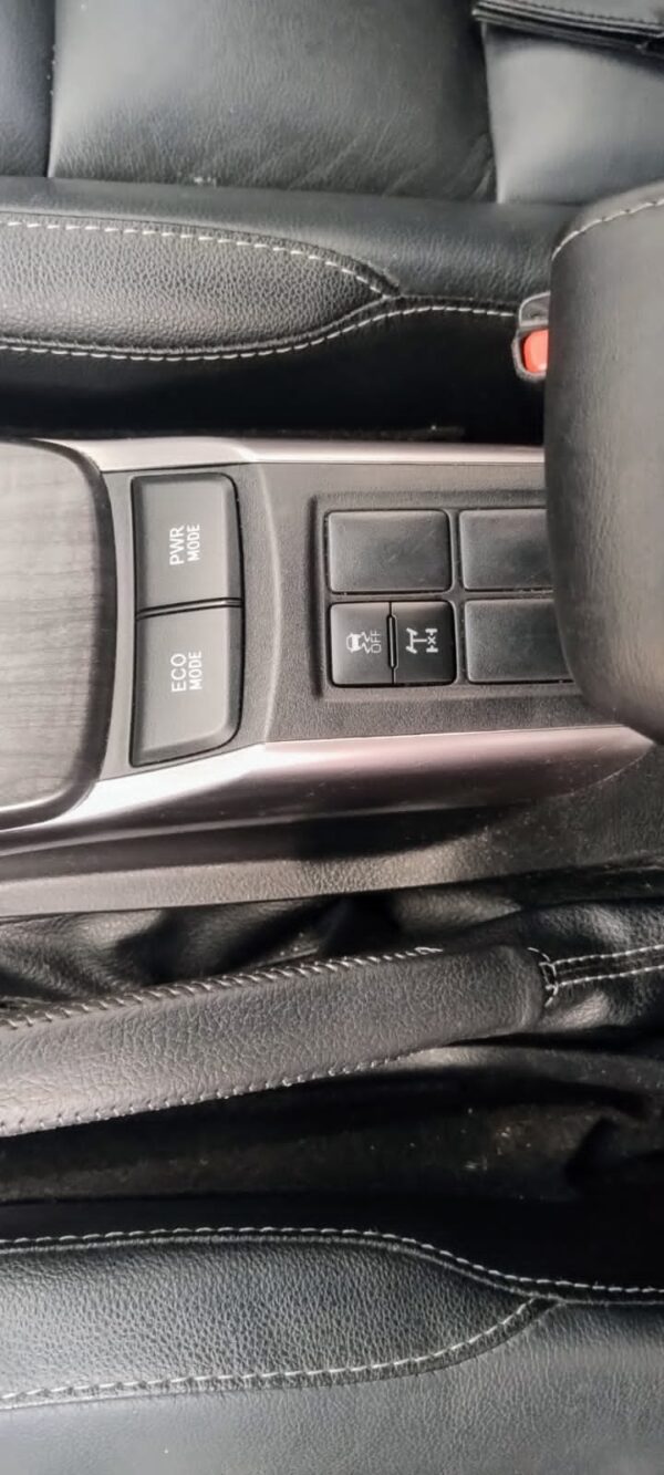 TOYOTA FORTUNER STREET 2.7 - Image 12