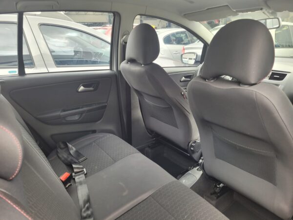 VW  CROSS FOX - Image 13