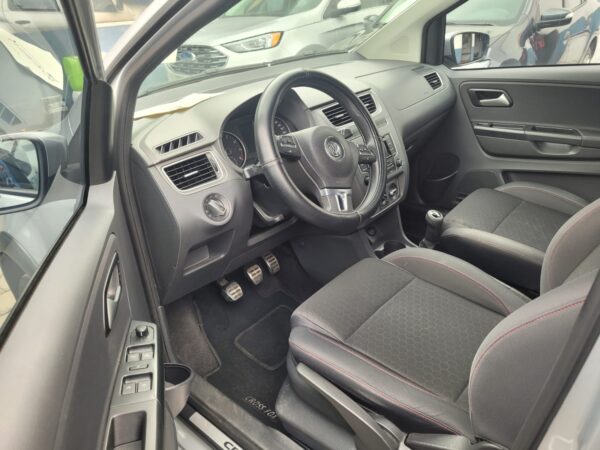 VW  CROSS FOX - Image 16
