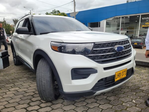 FORD EXPLORER XLT AT - Image 6