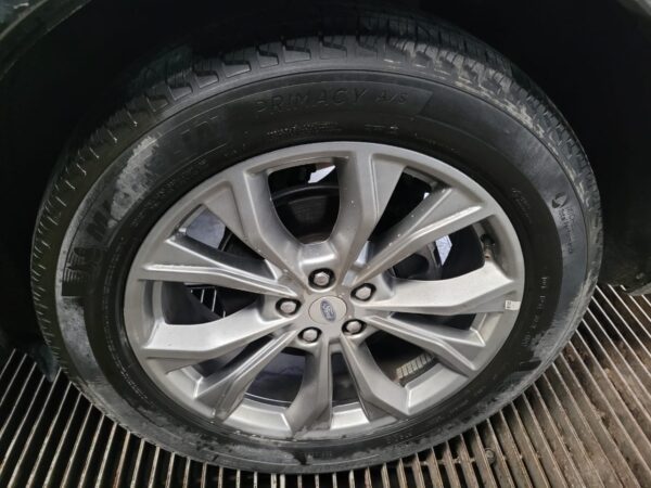 FORD EXPLORER XLT AT - Image 13