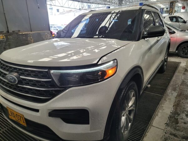 FORD EXPLORER XLT AT - Image 10