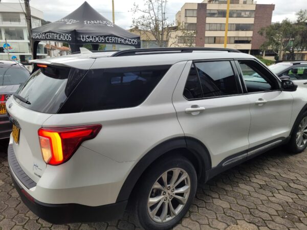 FORD EXPLORER XLT AT - Image 9