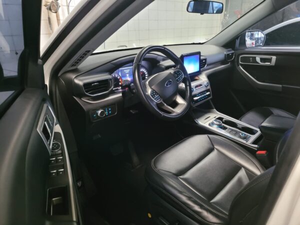 FORD EXPLORER XLT AT - Image 15