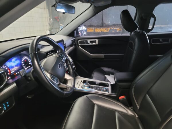 FORD EXPLORER XLT AT - Image 16