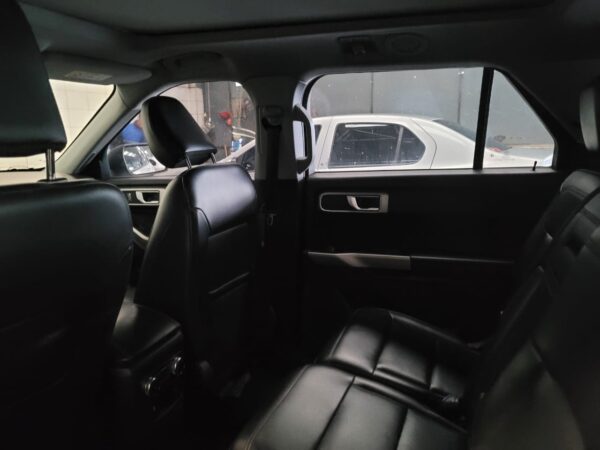 FORD EXPLORER XLT AT - Image 17