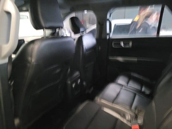 FORD EXPLORER XLT AT - Image 18