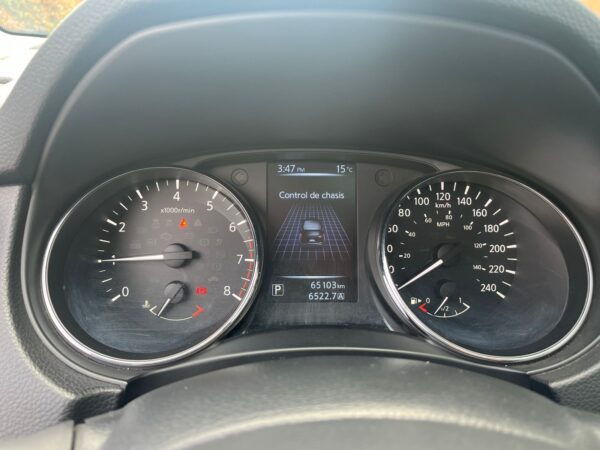 NISSAN QASHQAI EXCLUSIVE AT - Image 11
