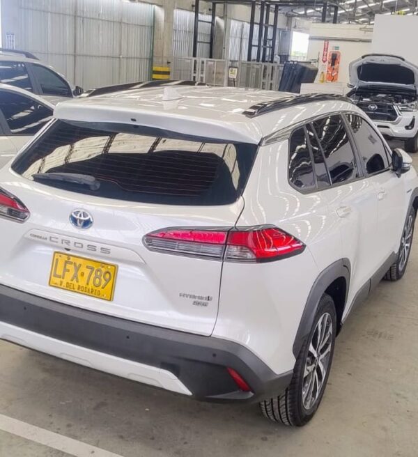 TOYOTA COROLLA CROSS SEG HV - Image 8