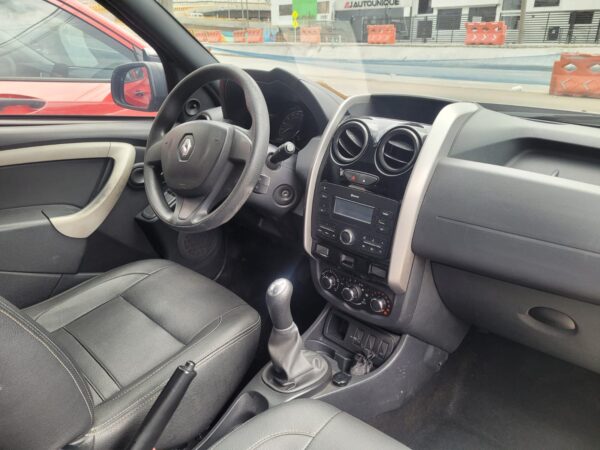 RENAULT - DUSTER ZEN MT - Image 8