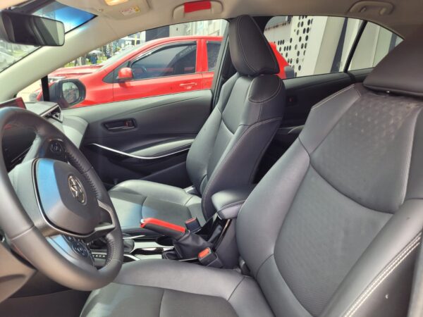 TOYOTA COROLLA XEI - Image 9
