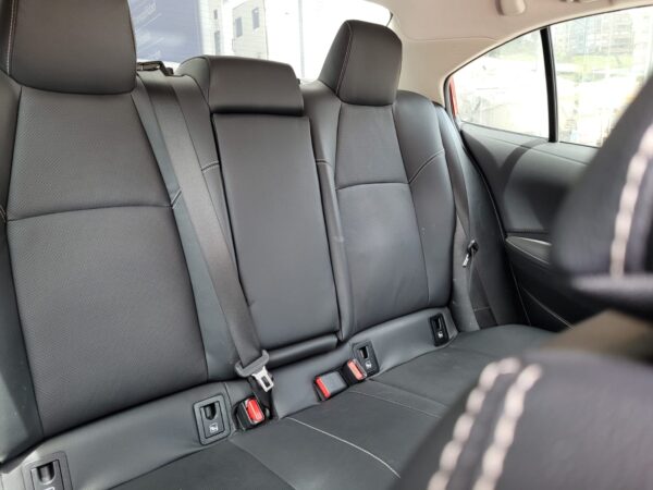 TOYOTA COROLLA XEI - Image 11