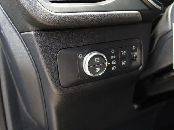 FORD ESCAPE - Image 12
