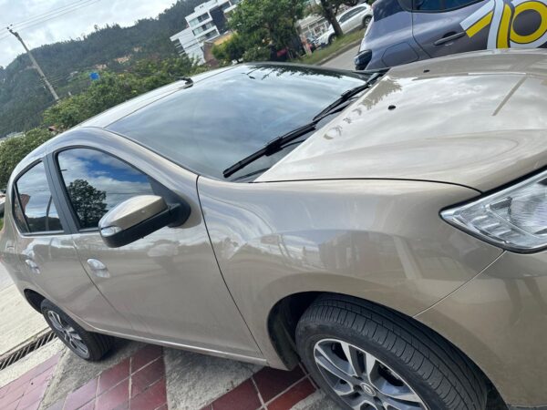 RENAULT LOGAN INTENS MT - Image 4