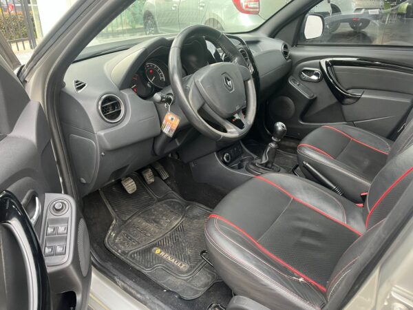 RENAULT DUSTER DYNAMIQUE 4X4 - Image 8