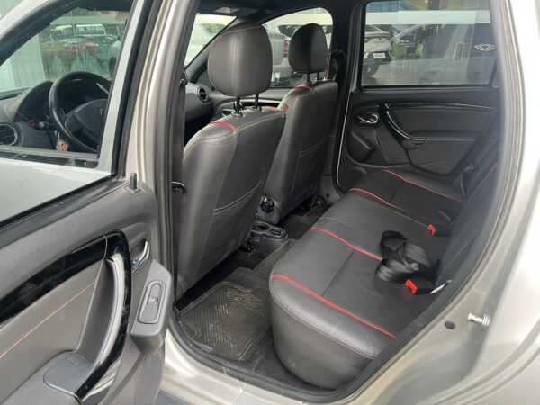 RENAULT DUSTER DYNAMIQUE 4X4 - Image 9