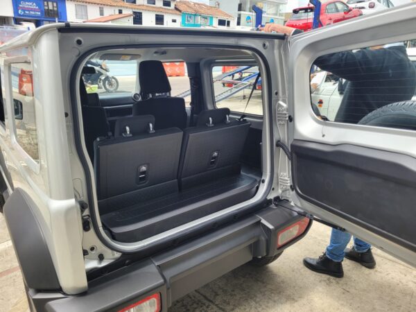 SUZUKI JIMNY 3P AT - Image 12