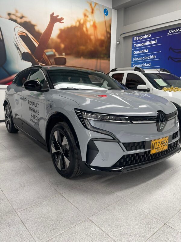 RENAULT MEGANE E-TECH - Image 4