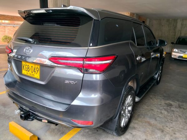 FORTUNER SRV 2.8 DIESEL - Image 4
