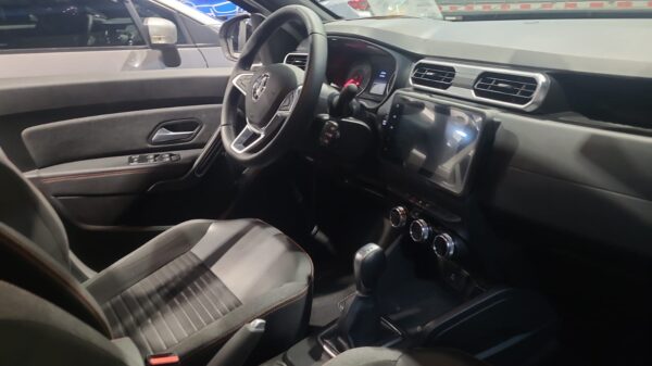 RENAULT DUSTER ICONIC   1.3 T 4X4 CVT - Image 11