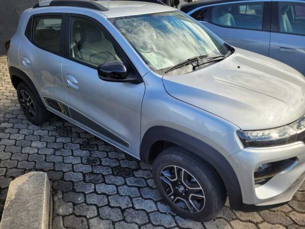 RENAULT KWID E-TECH - Image 5