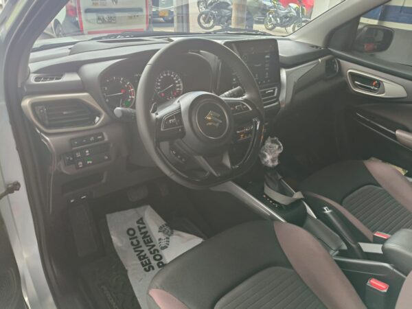 SUZUKI FRONX GLX HEV AT - Image 6